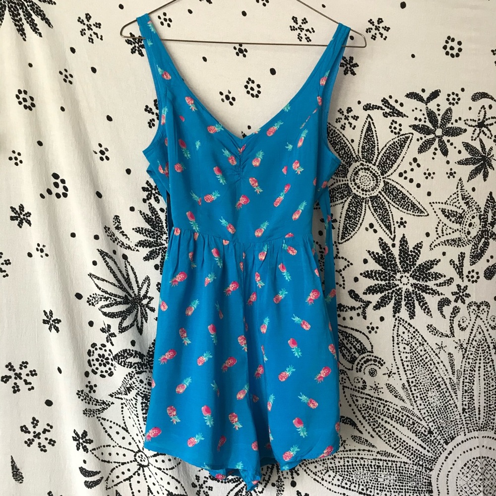 Hollister tank tie-back pineapple romper